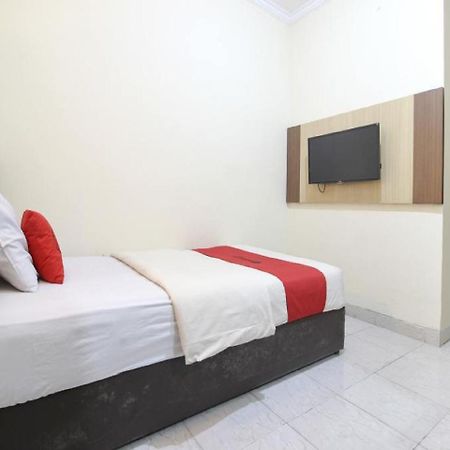 Reddoorz Plus Near Stadion Mandala Krida Джок'якарта Екстер'єр фото