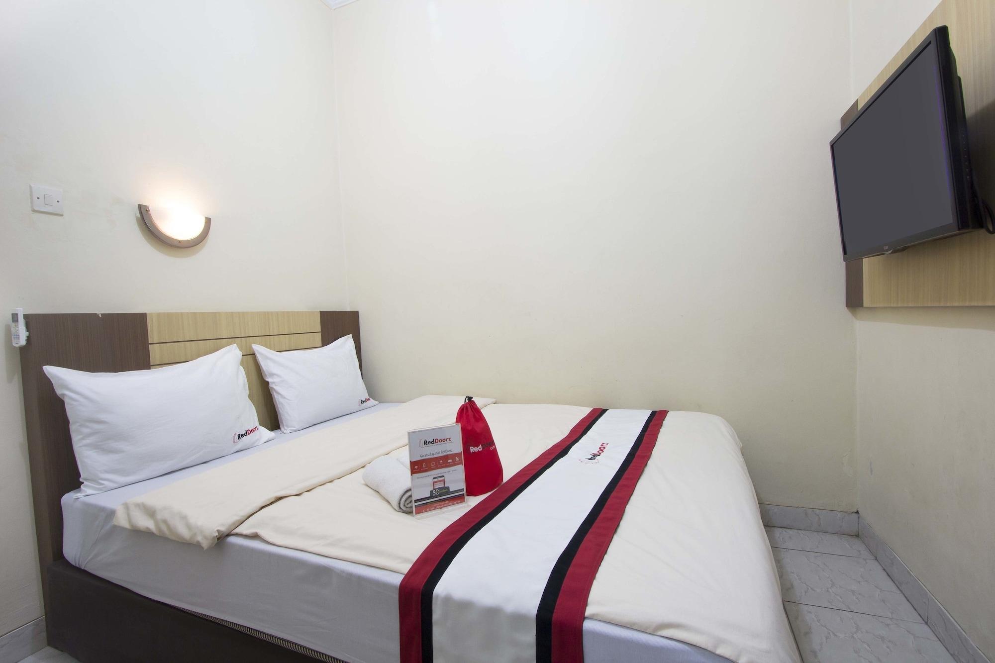 Reddoorz Plus Near Stadion Mandala Krida Джок'якарта Екстер'єр фото
