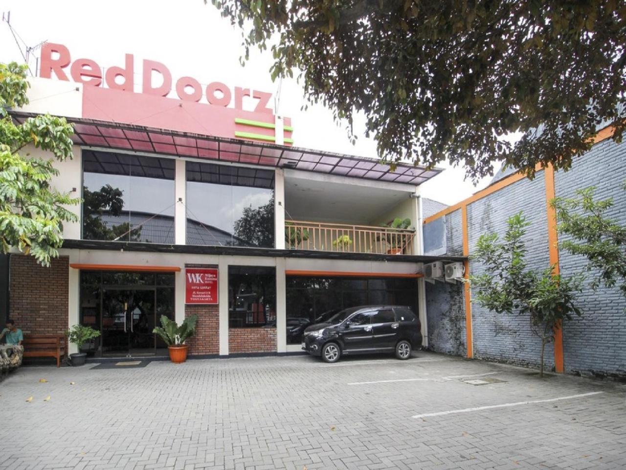 Reddoorz Plus Near Stadion Mandala Krida Джок'якарта Екстер'єр фото