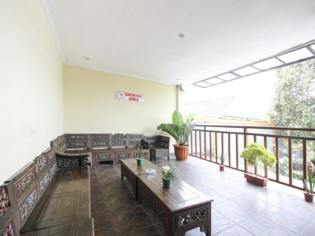 Reddoorz Plus Near Stadion Mandala Krida Джок'якарта Екстер'єр фото