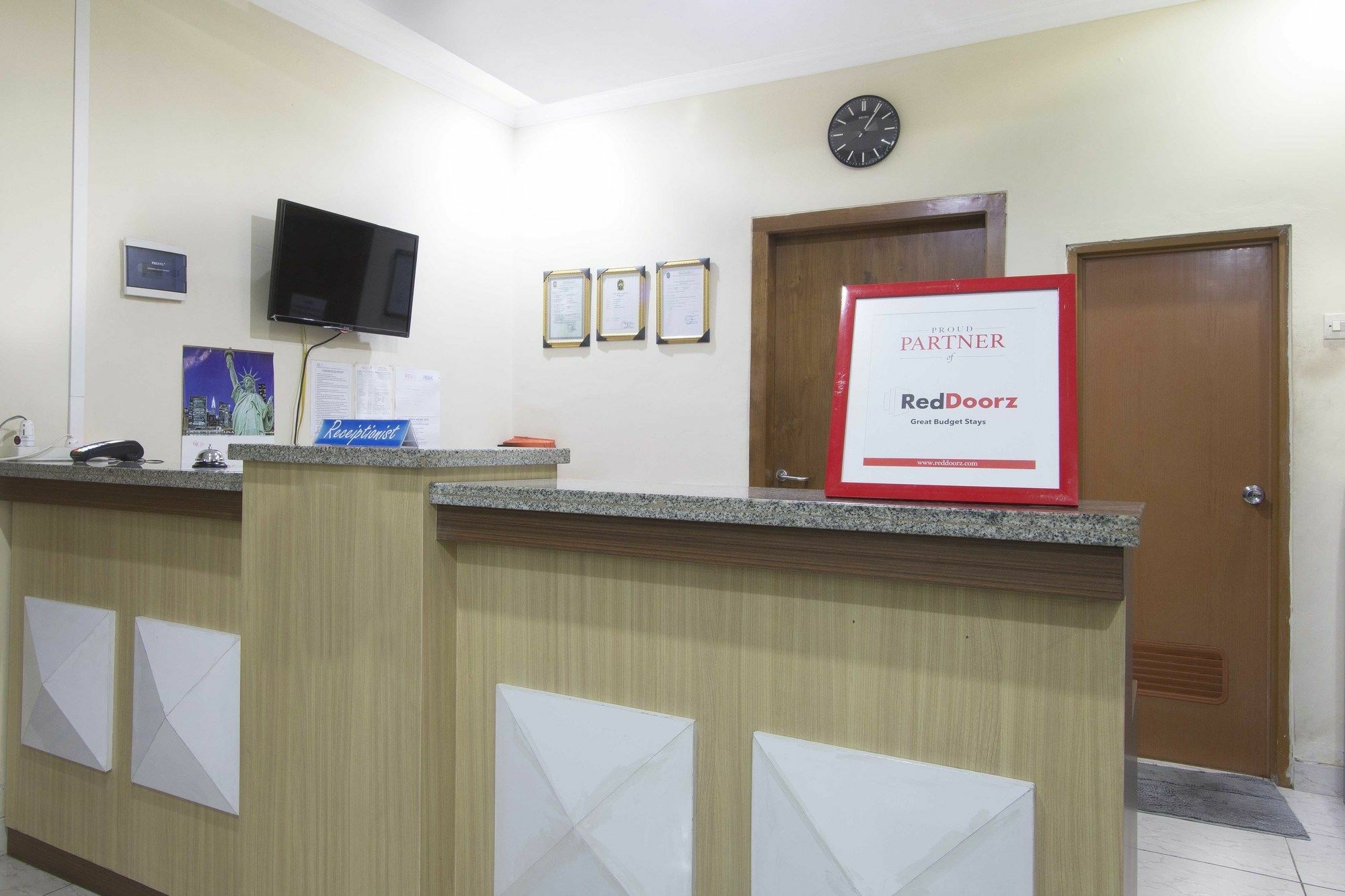Reddoorz Plus Near Stadion Mandala Krida Джок'якарта Екстер'єр фото