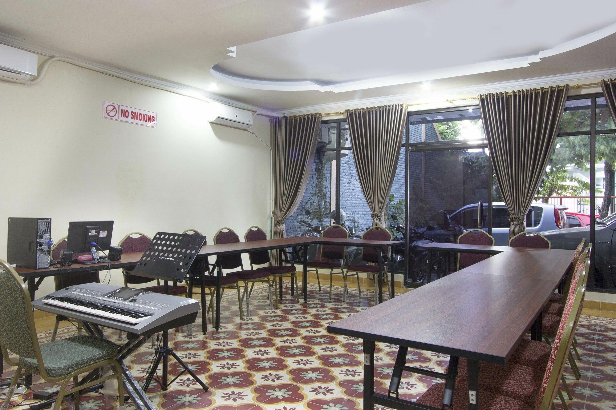 Reddoorz Plus Near Stadion Mandala Krida Джок'якарта Екстер'єр фото