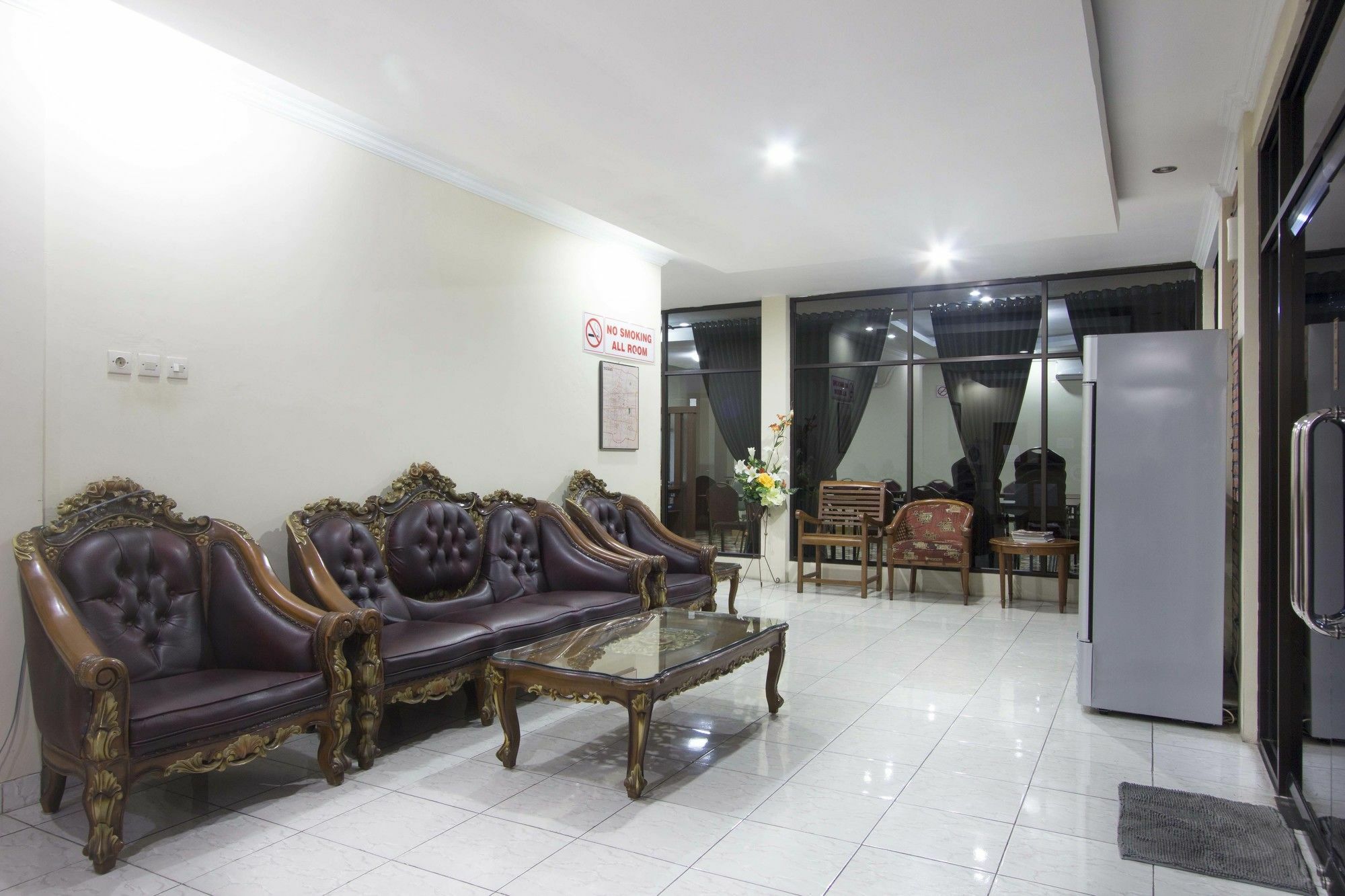 Reddoorz Plus Near Stadion Mandala Krida Джок'якарта Екстер'єр фото